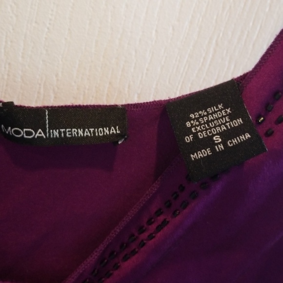 MODA Silk plum colored beaded sleeveless top - Picture 5 of 6